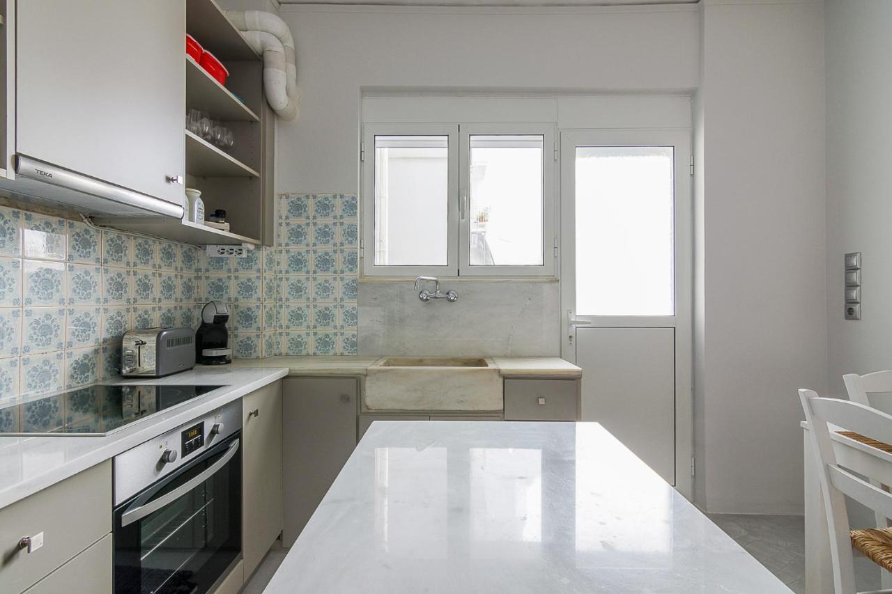 A Modern 2-Bedroom Apartment Near Areios Pagos Athens Exterior photo